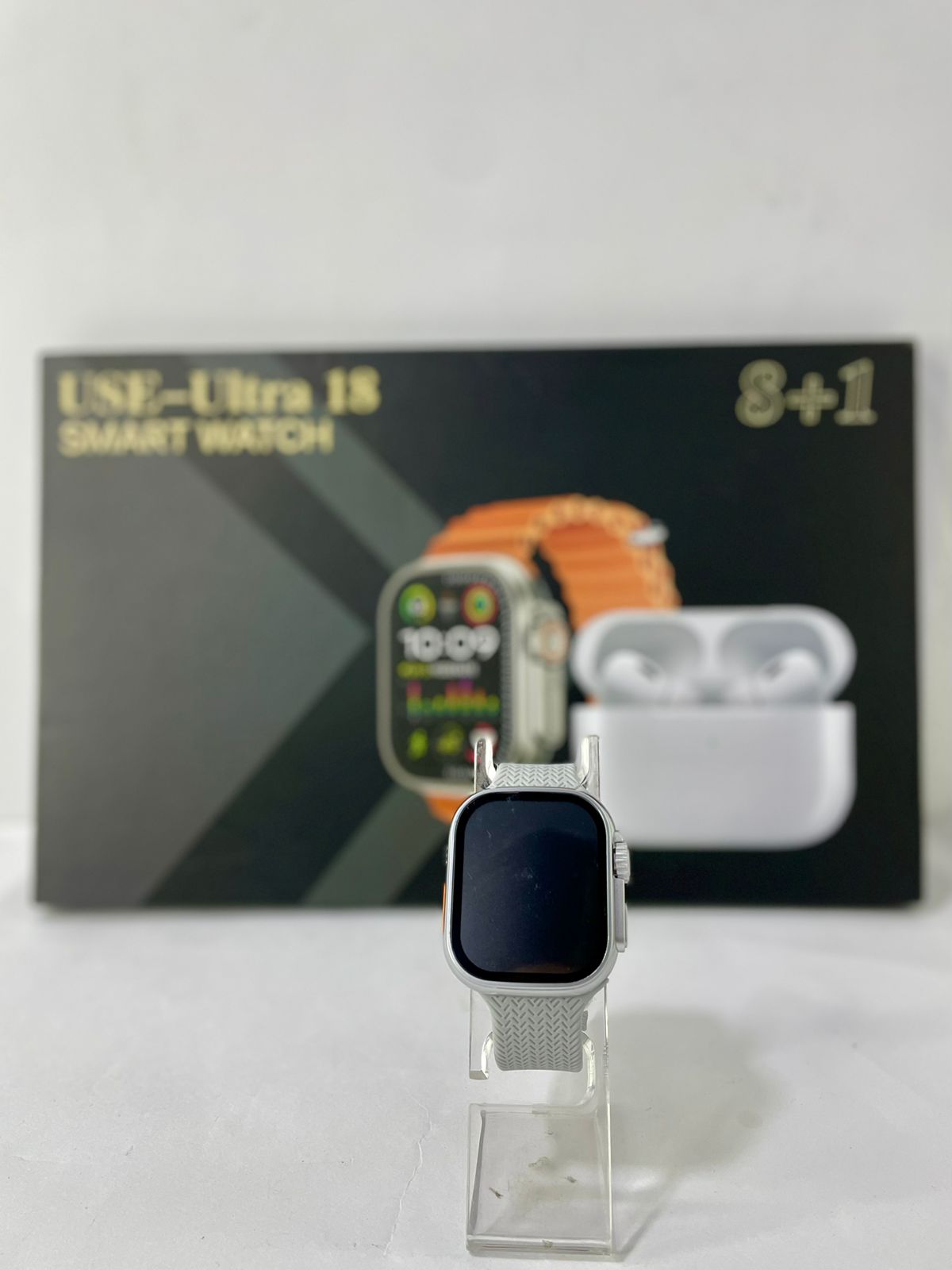 Combo Exclusivo – Smartwatch Ultra 18 con 8 Correas + Funda Protectora + AirPods de Segunda Generación